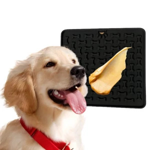 Lick Mat v tvare kosti, čierna