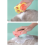 Obraz 5/8 - Silikónová umývačka pre psov v tvare labky s integrovaným dávkovačom šampónu, žltá